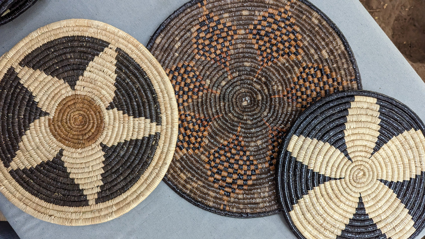 Medium Patterned Woven Wall Plate